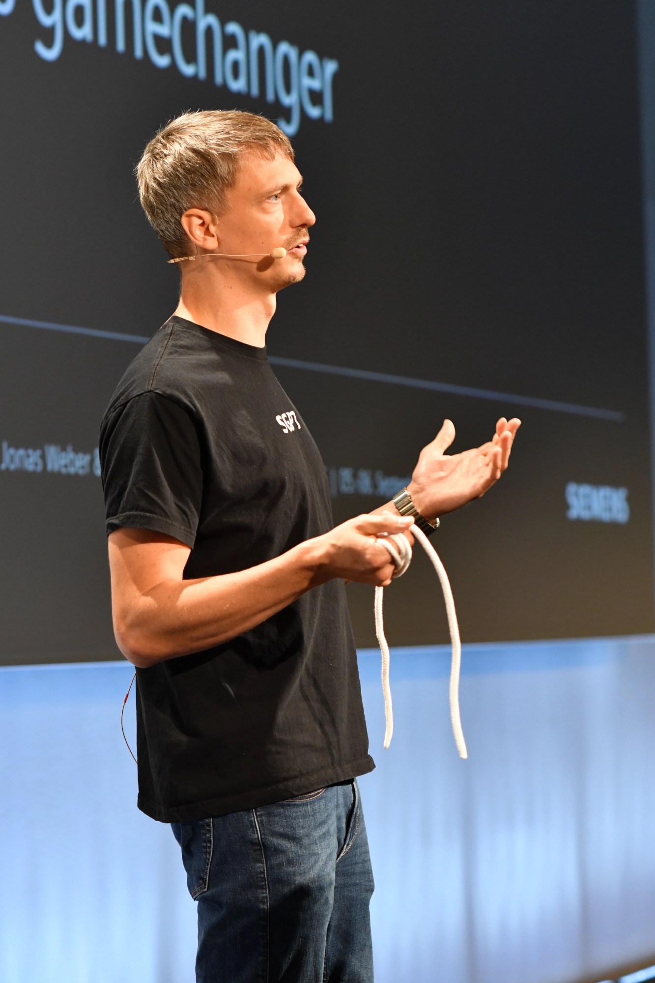 Jonas Weber - Siemens Keynote Speaker & Senior Frontend Developer